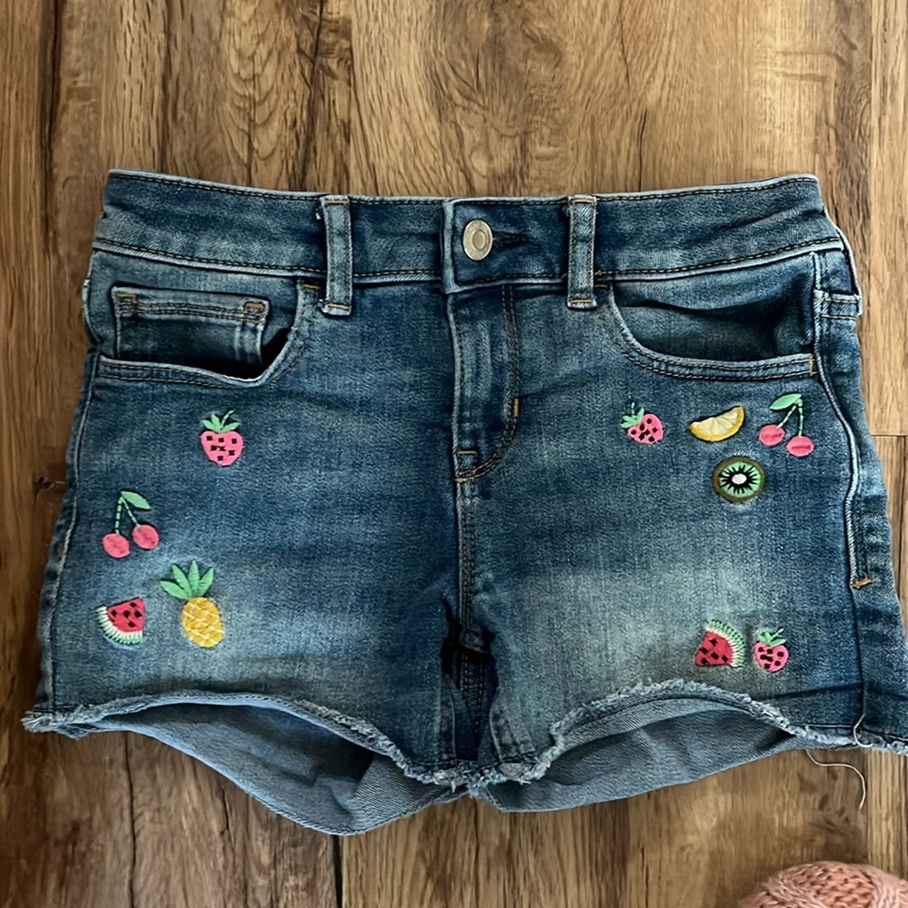 Girl’s shortie GAP embroidered jeans shorts